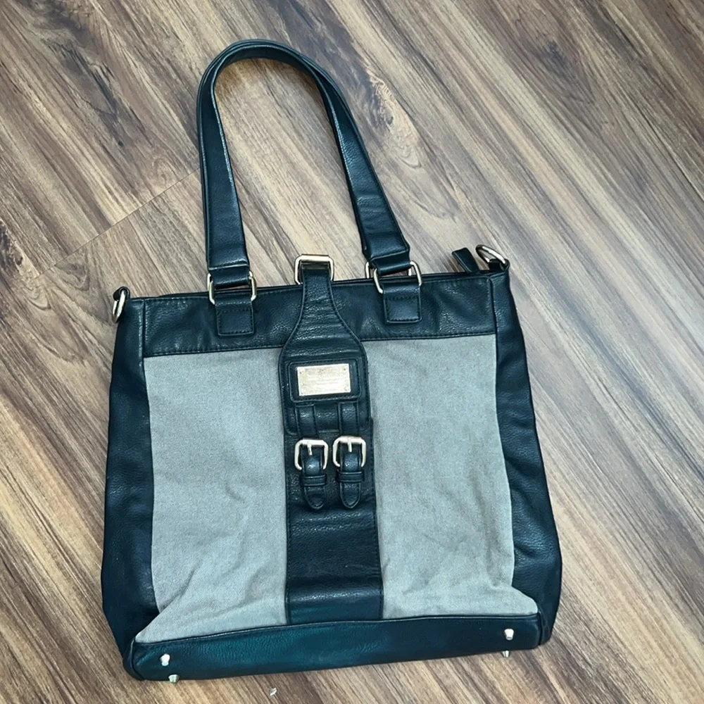 Coco + Carmen Shoulder Bag - Picture 3 of 8